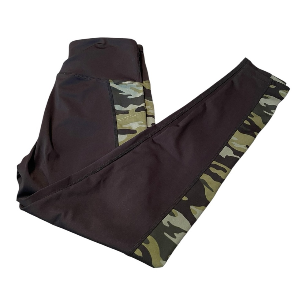 LuLaRoe Black and Green Leggings with Stylish Camo Design. Has pockets